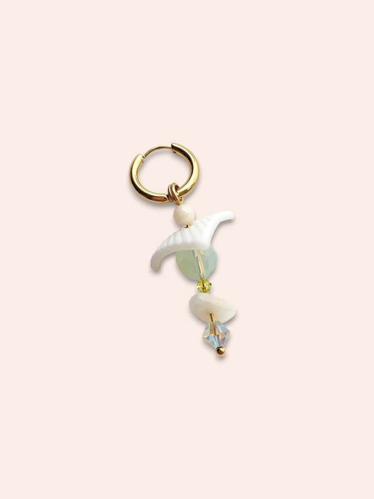 EXOTIC pearl single hoop earring