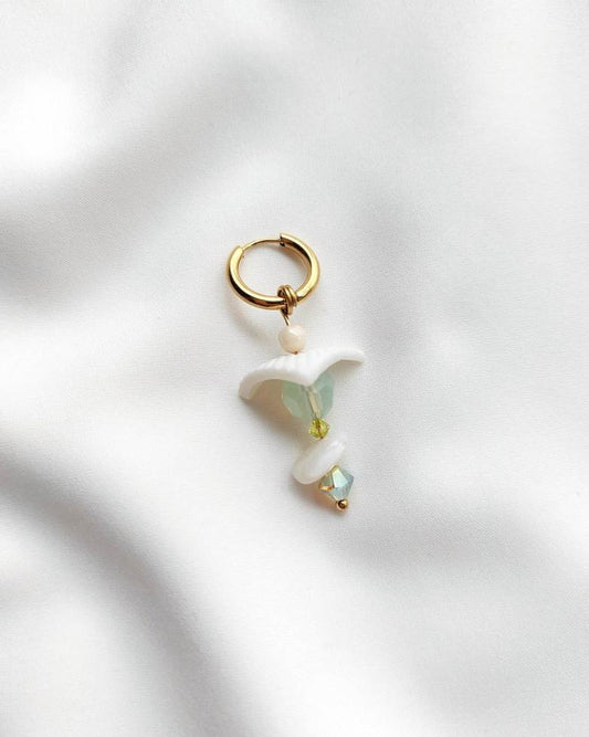 EXOTIC pearl single hoop earring