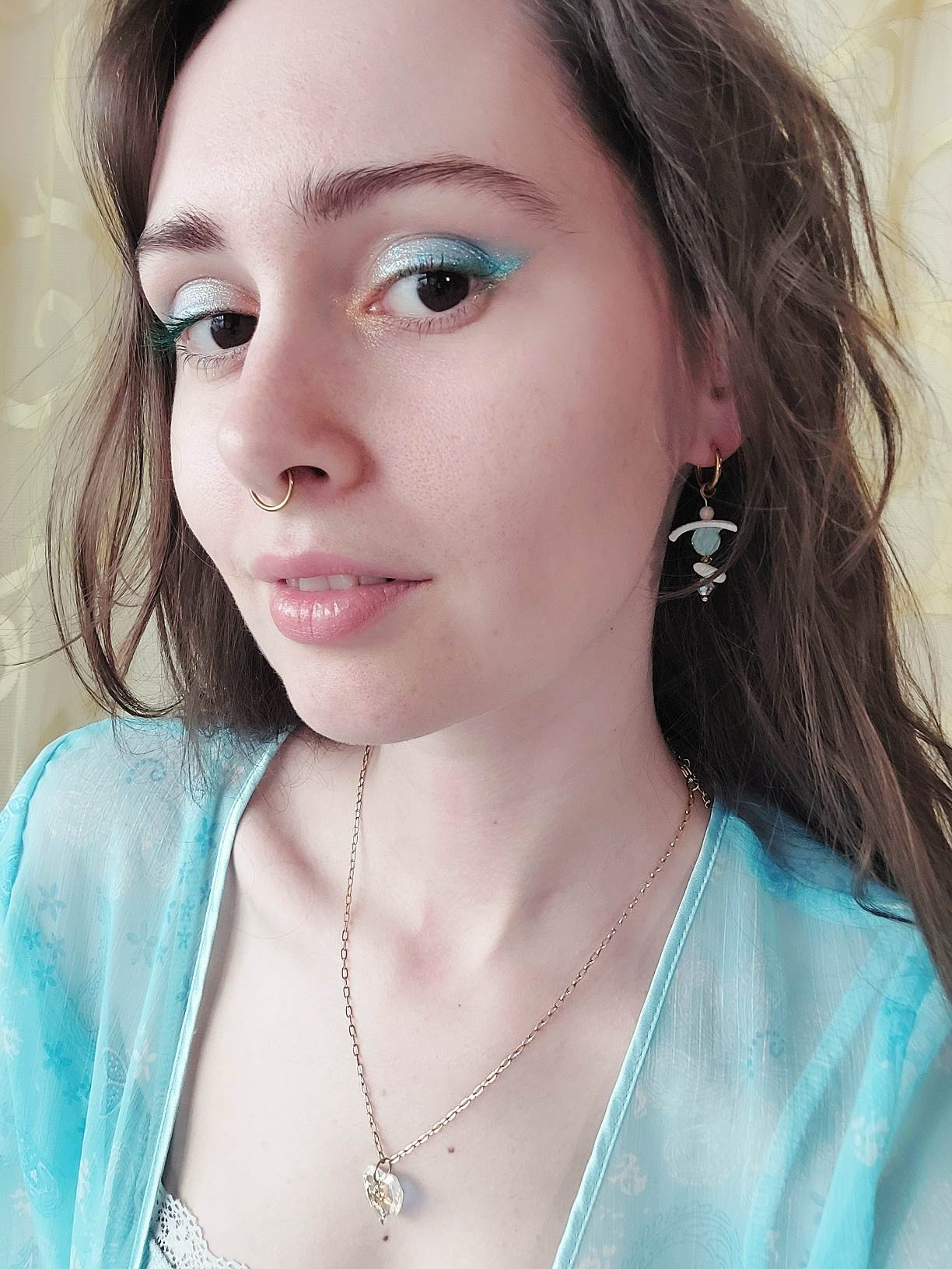 EXOTIC pearl single hoop earring