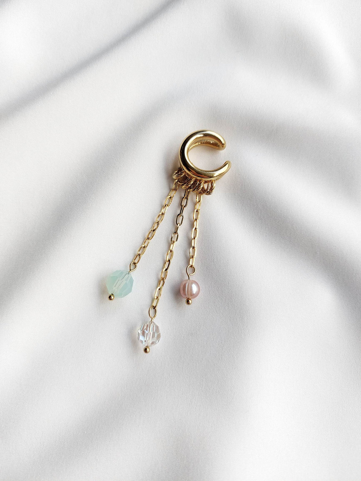 FANTASME earcuff doré en cascade de perles