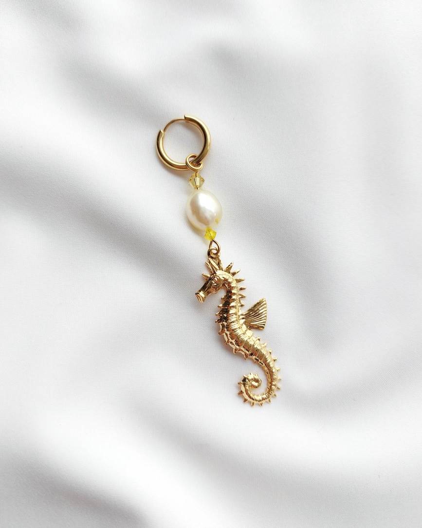 FOSSIL single loop yellow seahorse