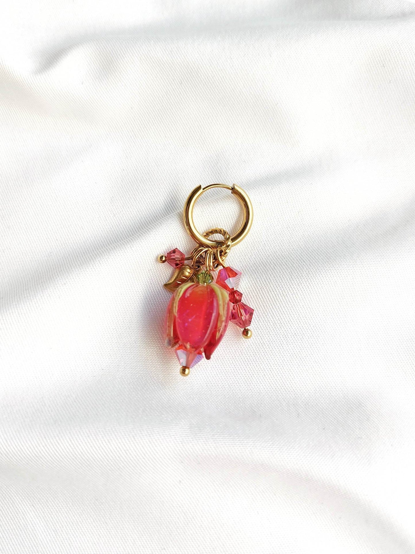 GRENADINE single-loop red flower