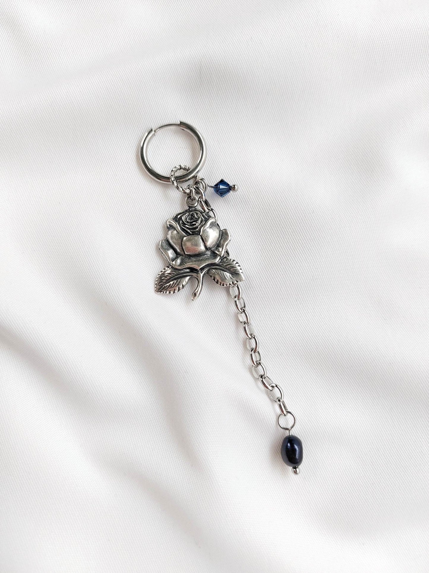PROHIBITED silver-plated and blue rose single-loop
