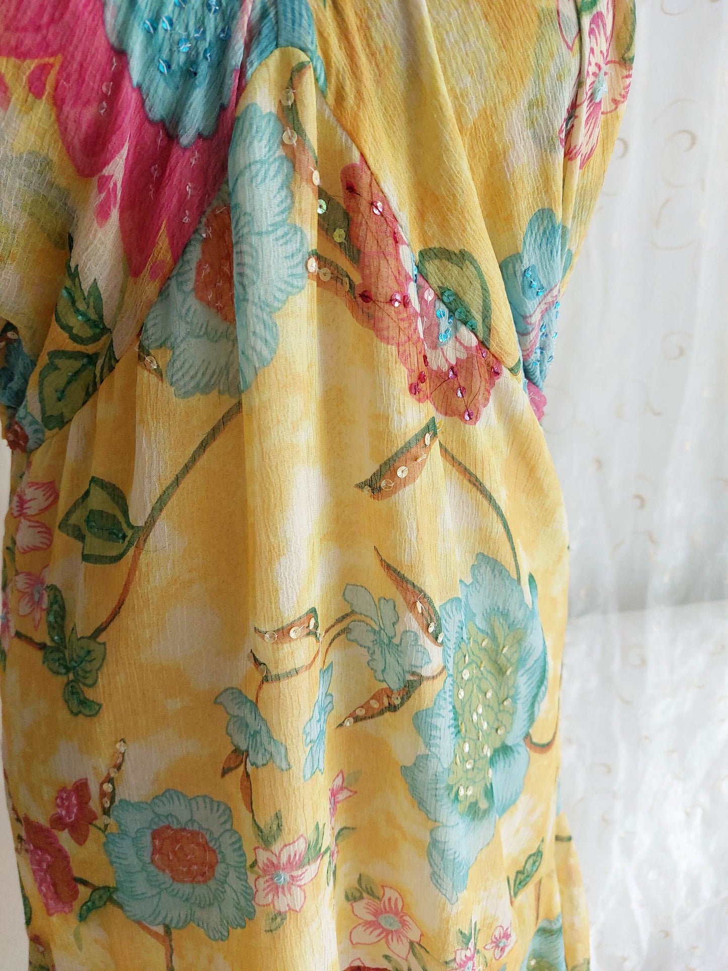 SOLARIA colourful yellow dress with floral pattern and embroidery Size 42/44