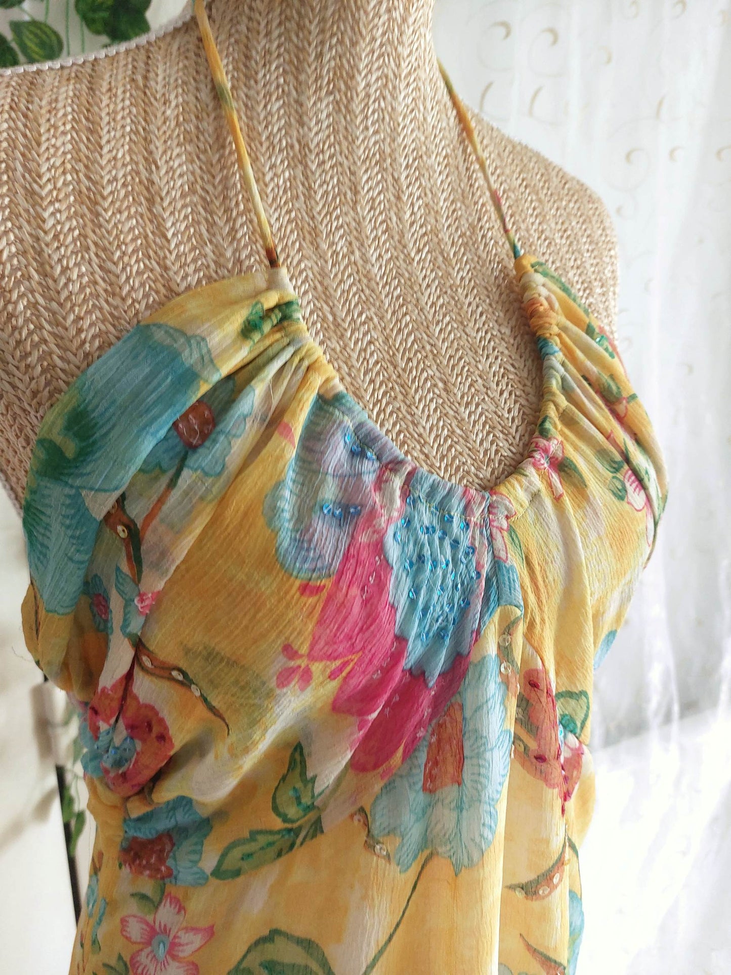 SOLARIA colourful yellow dress with floral pattern and embroidery Size 42/44