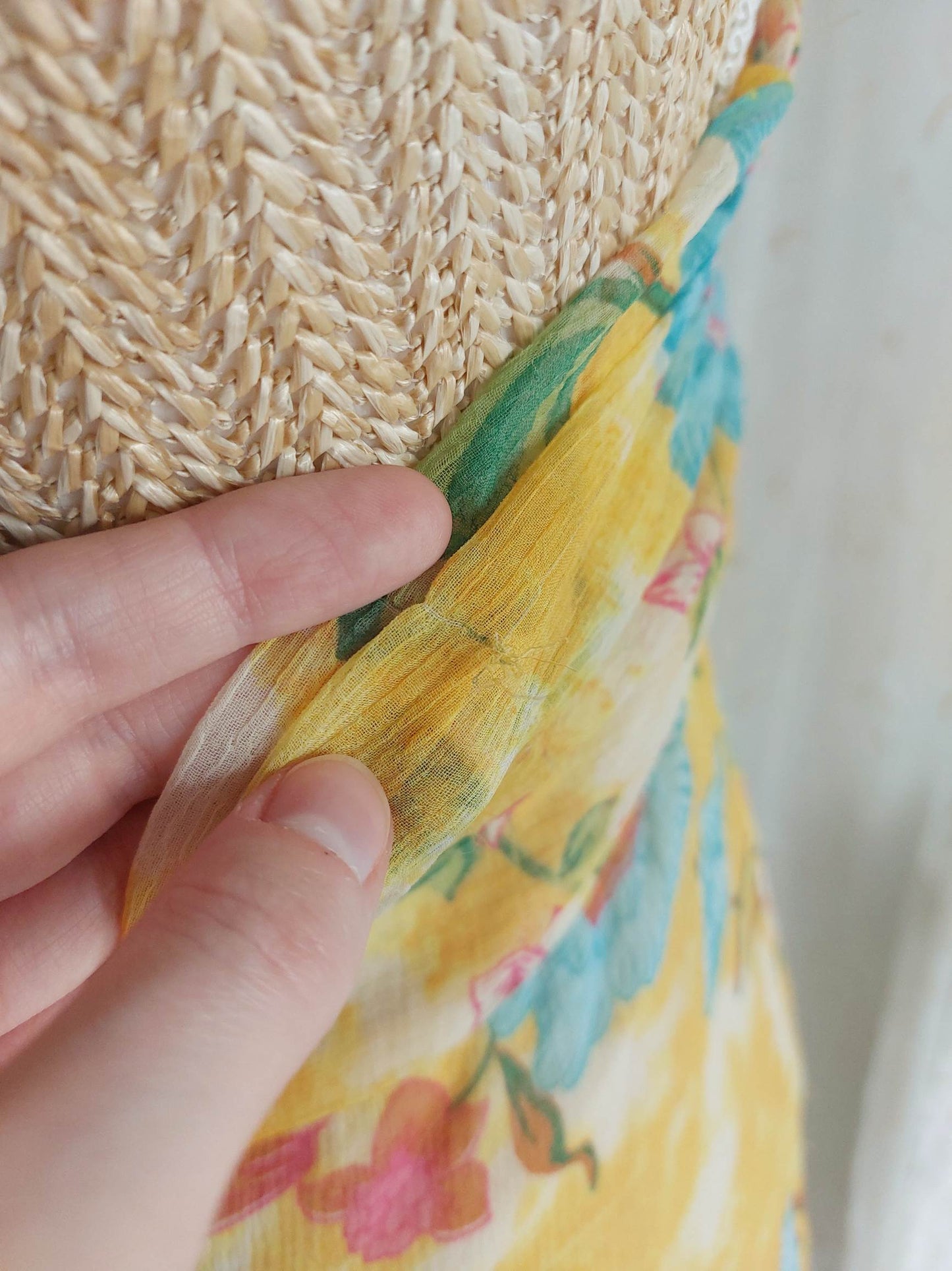 SOLARIA colourful yellow dress with floral pattern and embroidery Size 42/44