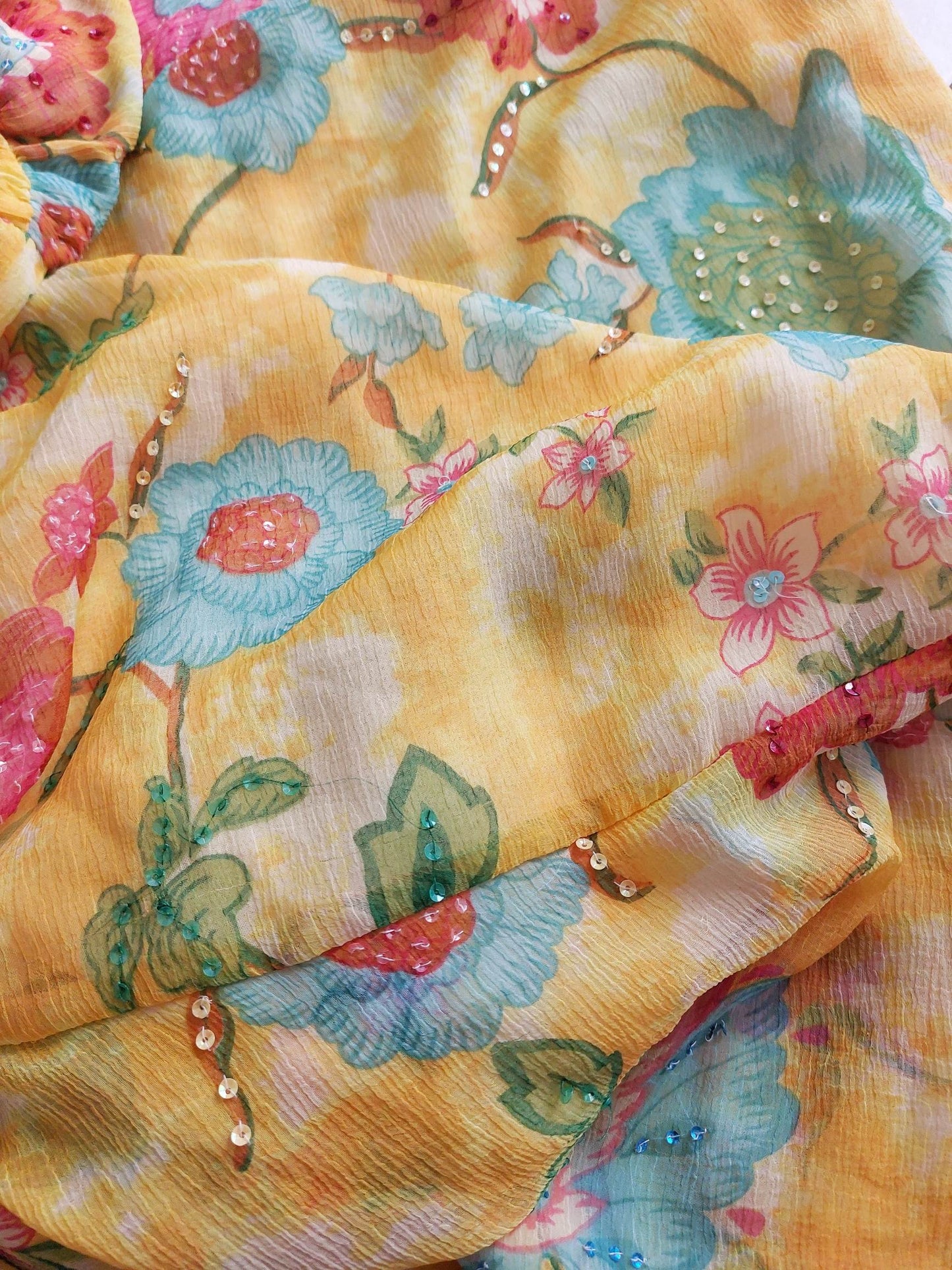 SOLARIA colourful yellow dress with floral pattern and embroidery Size 42/44