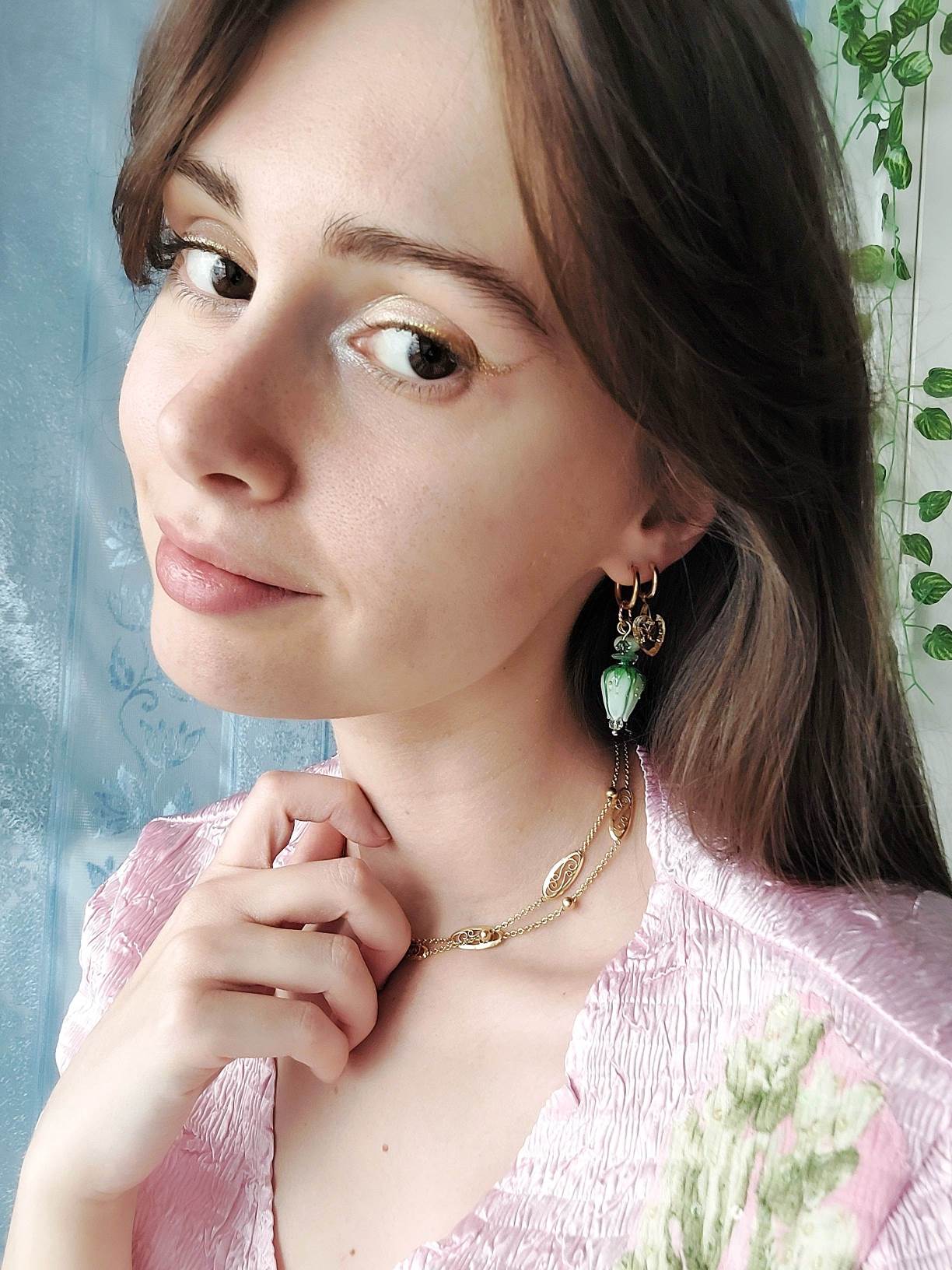 GREEN FLOWER single loop EARRINGS