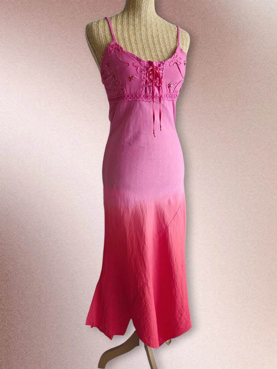 JOIE robe longue rose et rouge brodée bohème customisée T.34/36