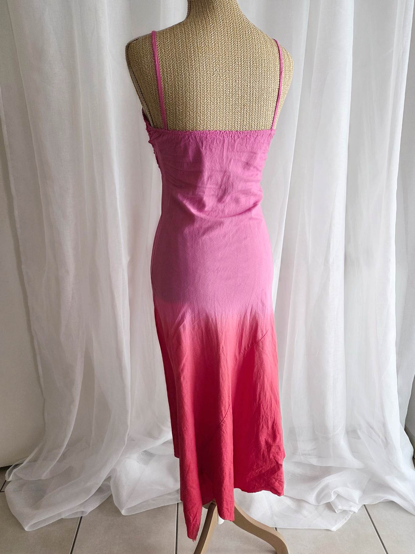 JOIE robe longue rose et rouge brodée bohème customisée T.34/36