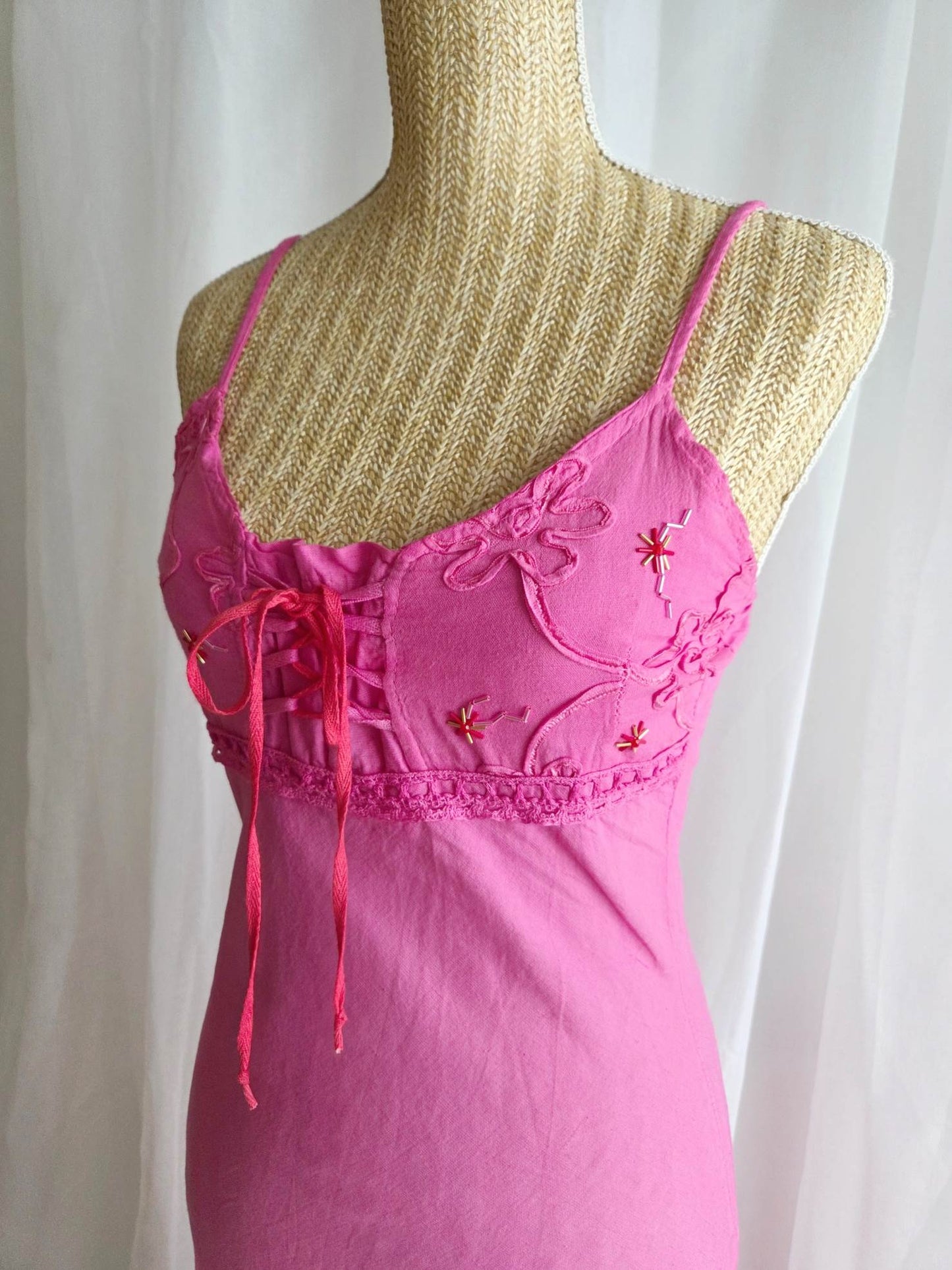 JOIE robe longue rose et rouge brodée bohème customisée T.34/36