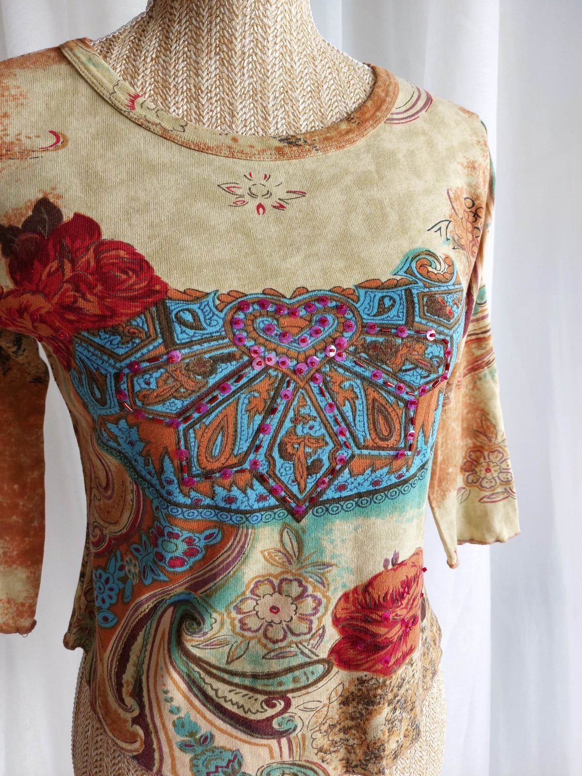 SAFRAN Red camisole with patterns and embroidery Size 36/38