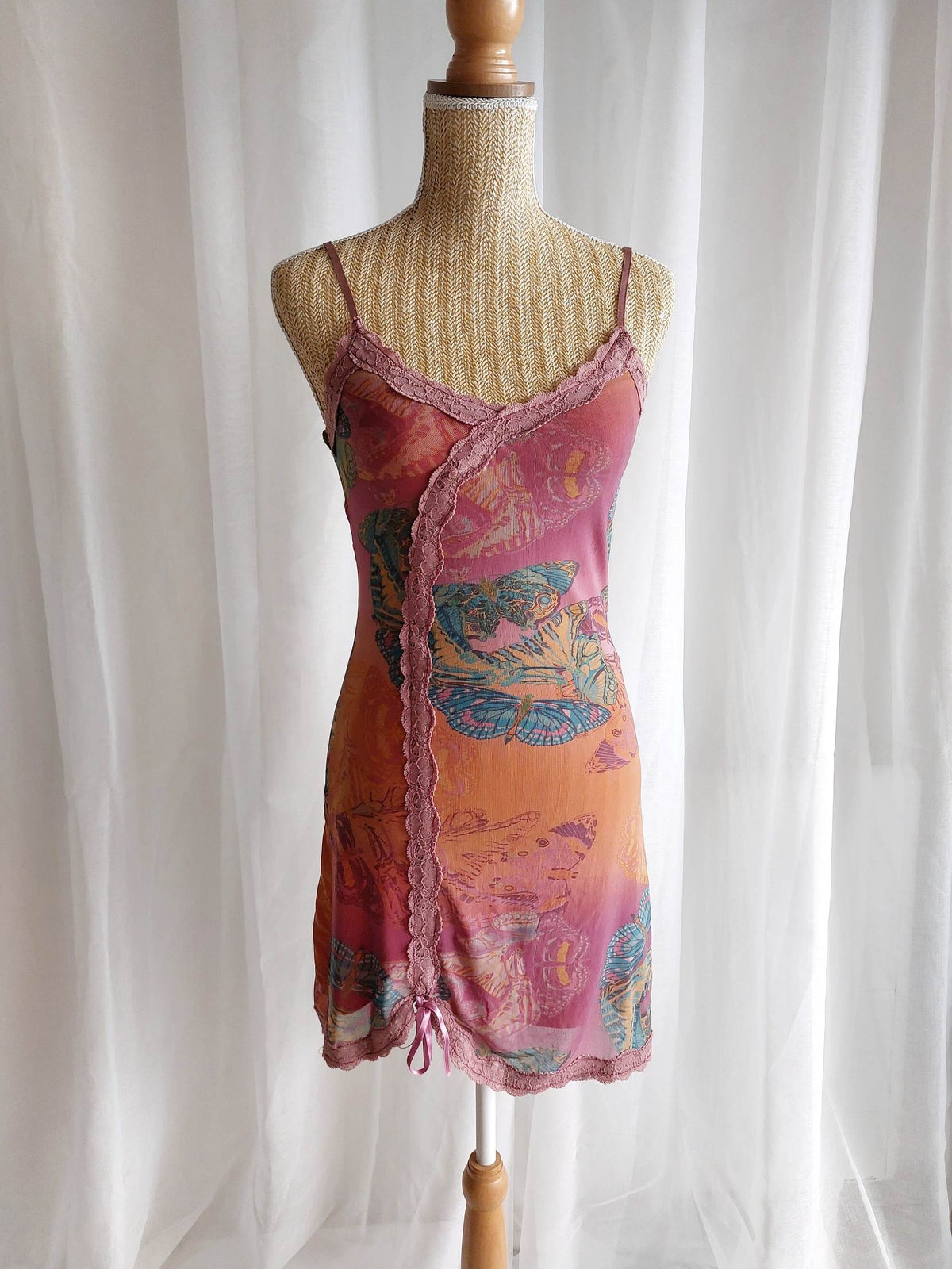 SAFRAN Red camisole with patterns and embroidery Size 36/38