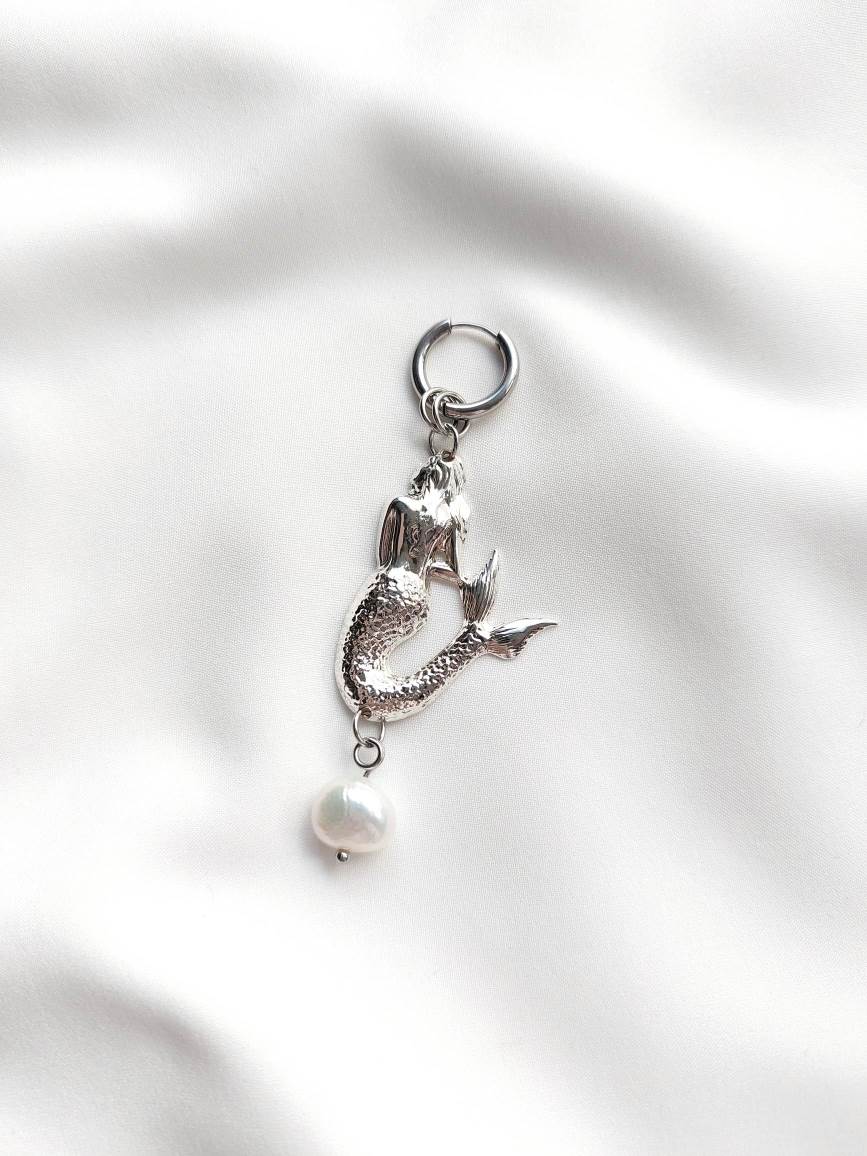 NEIYANNE light silver mermaid single earring