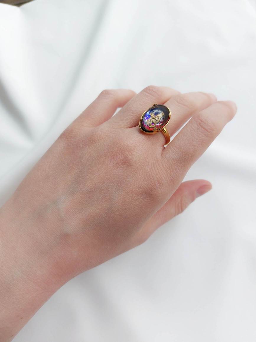 NEPTUNE Gold ring with triton