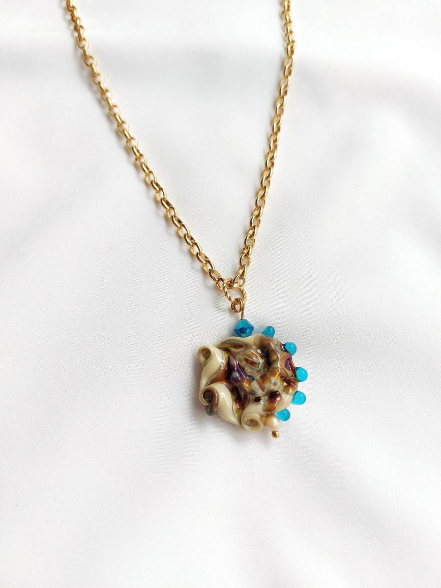 OCEAN gold plated shell necklace