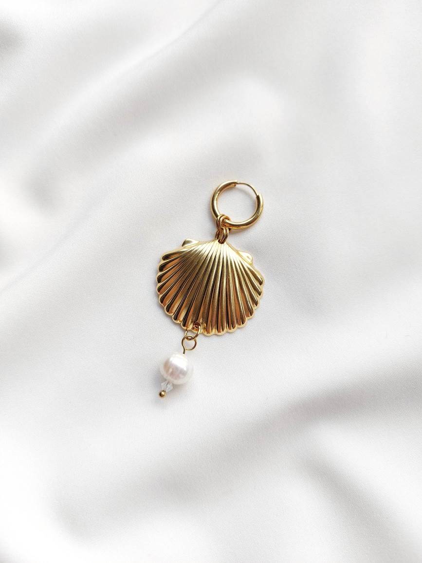 PERLA single pearl and shell earring