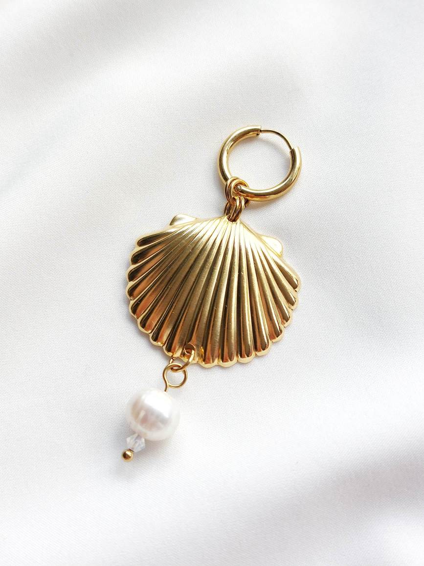 PERLA single pearl and shell earring