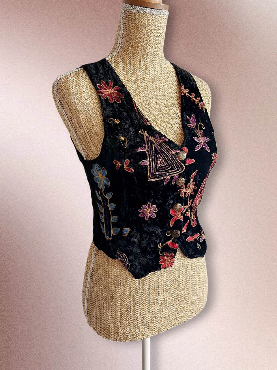 SAFRAN Red camisole with patterns and embroidery Size 36/38
