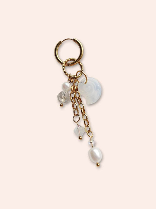 PORCELAIN single loop white pearl seashell