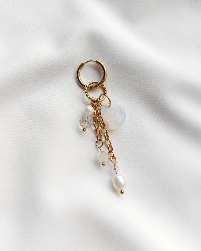 PORCELAIN single loop white pearl seashell