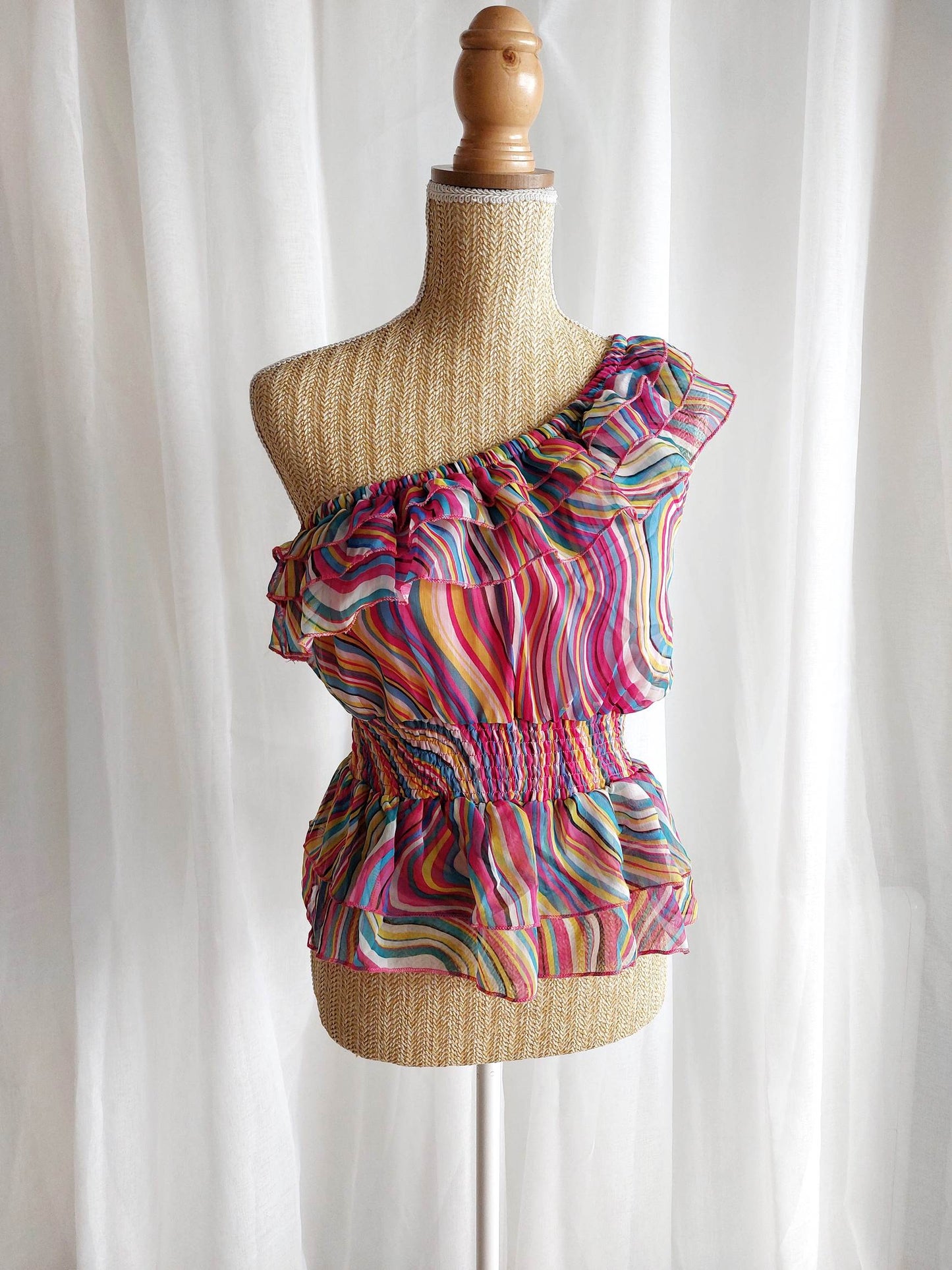 SAFRAN Red camisole with patterns and embroidery Size 36/38