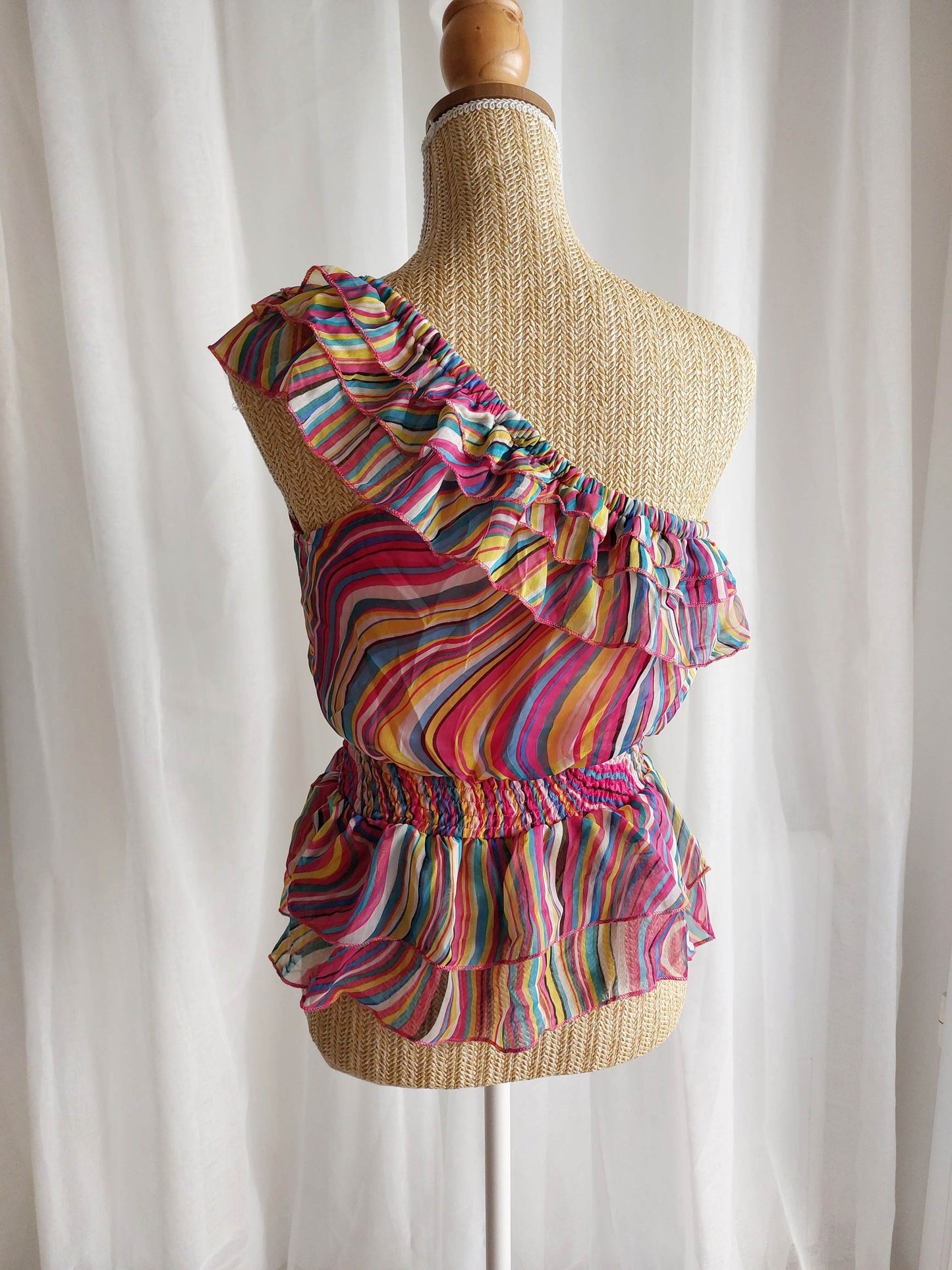 SAFRAN Red camisole with patterns and embroidery Size 36/38