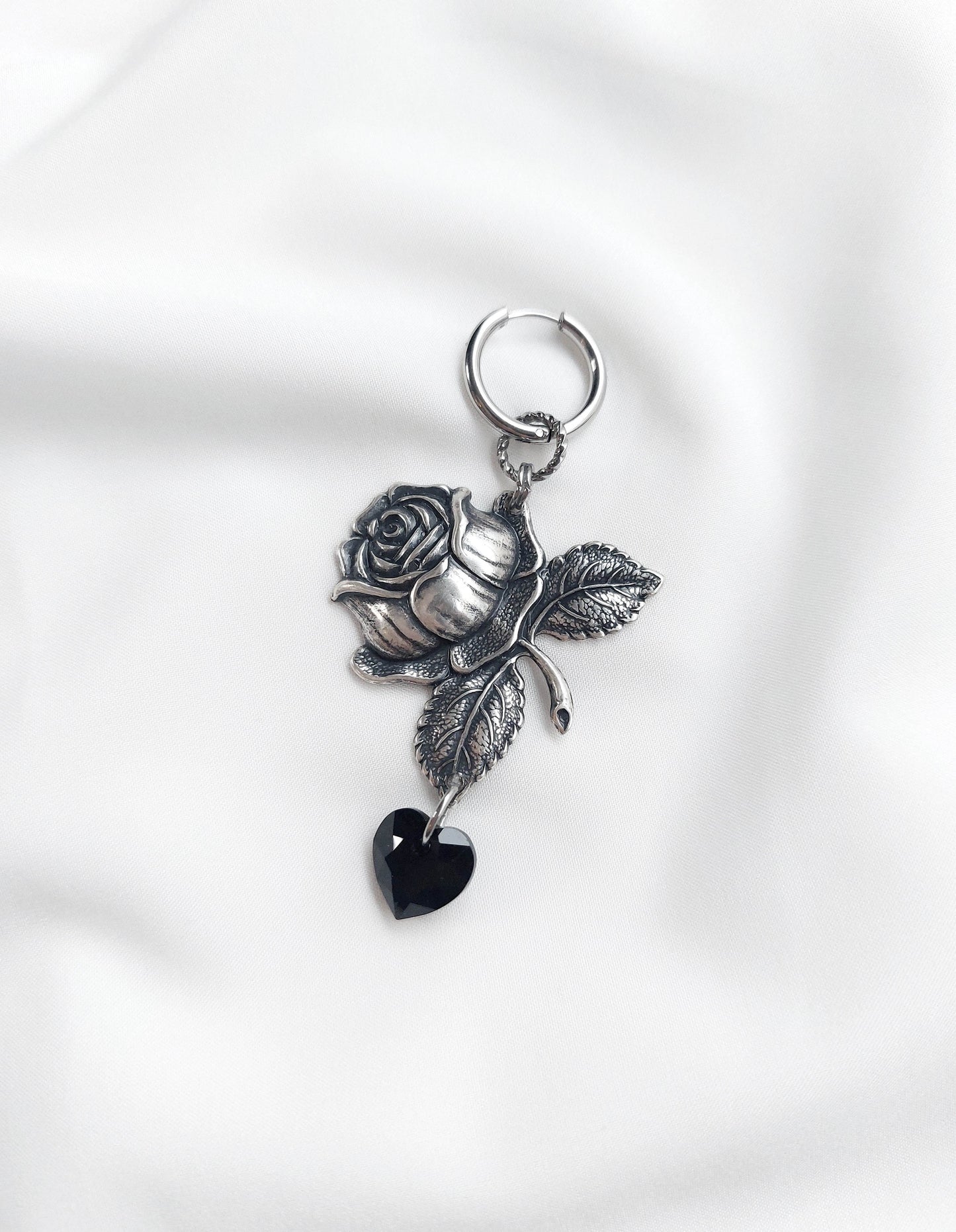 ROSELINA Pink and silver heart stud earring