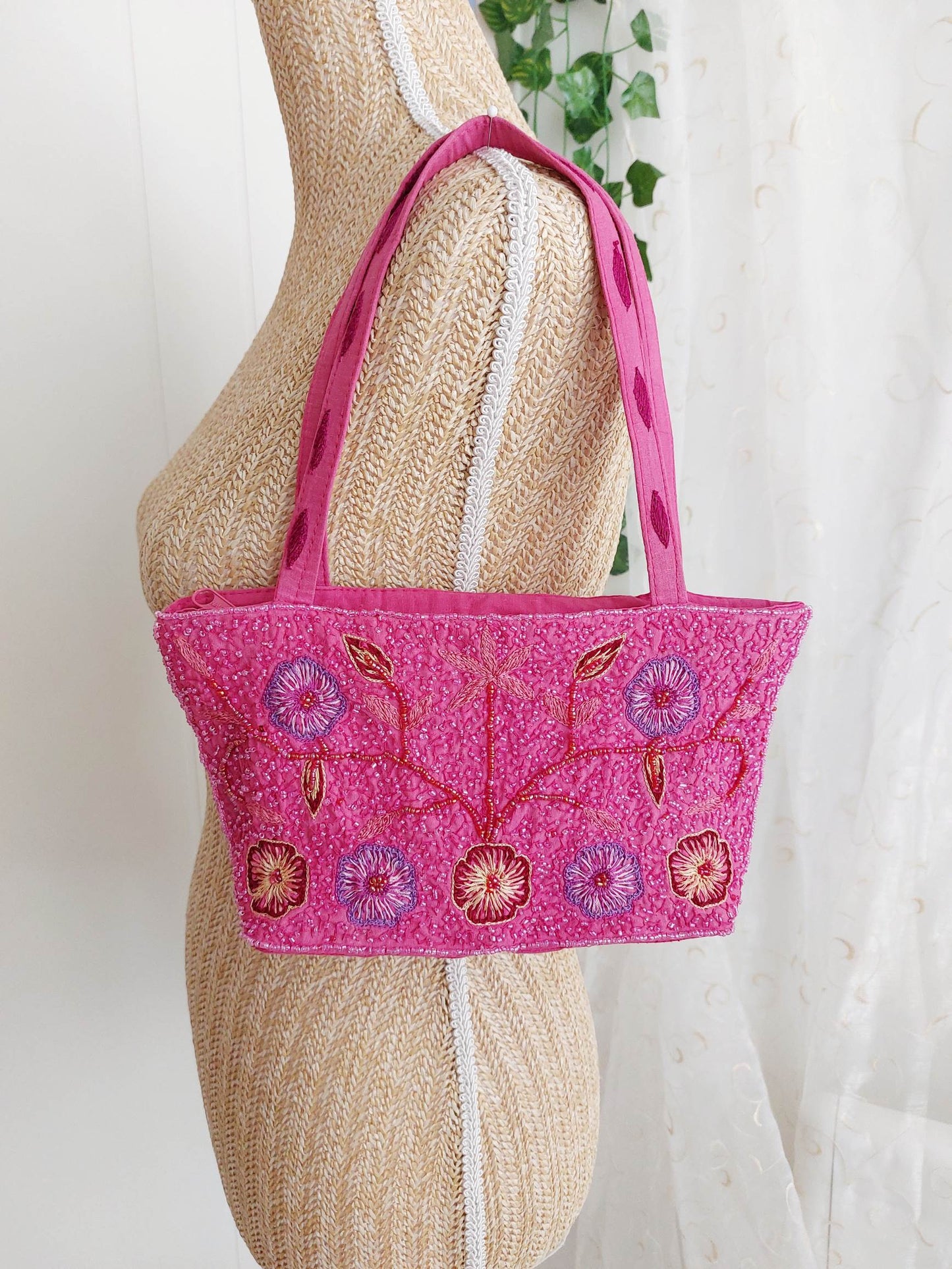 HORTENSIA embroidered pink shoulder bag with flowers