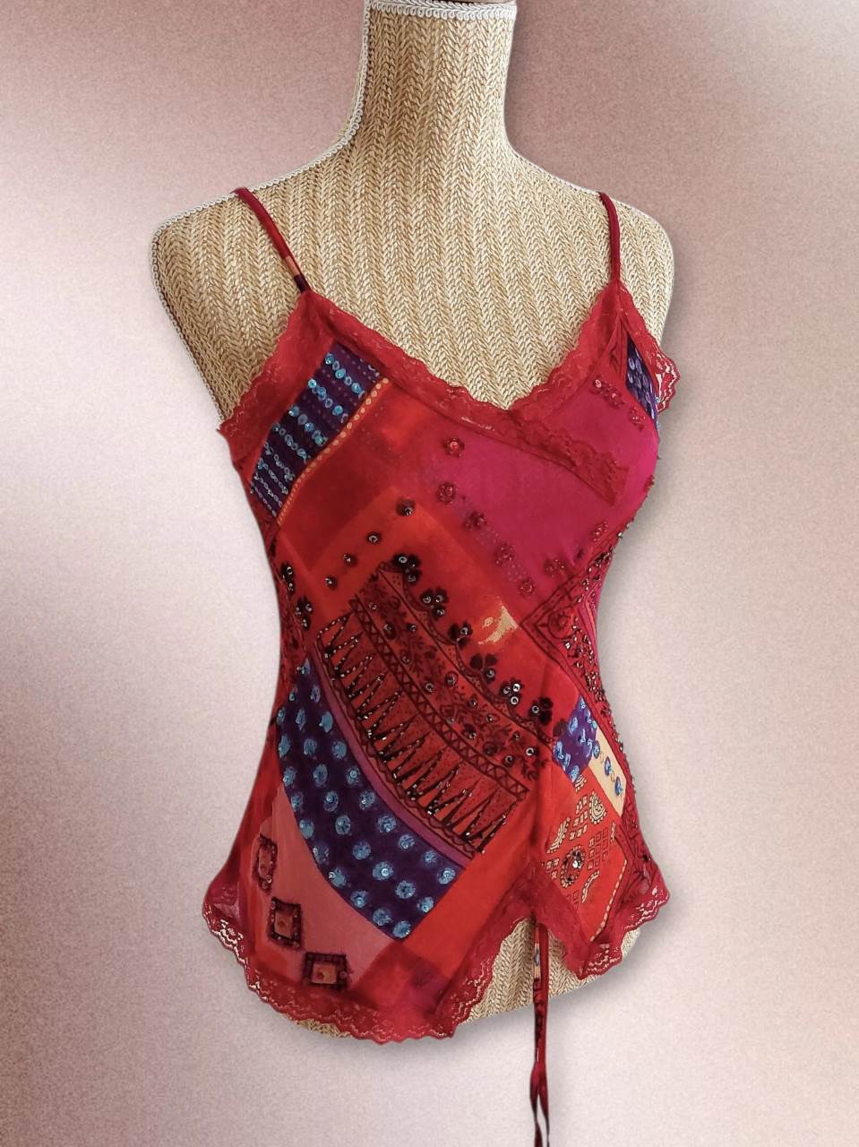 SAFRAN Red camisole with patterns and embroidery Size 36/38