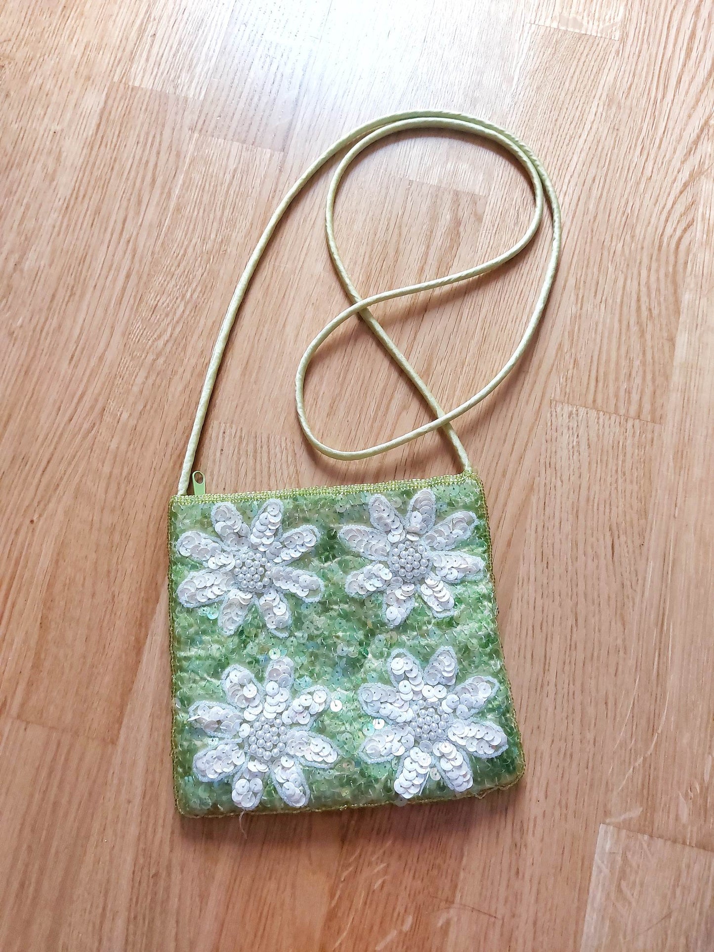 PRAIRIE green and white pouch bag with sequins