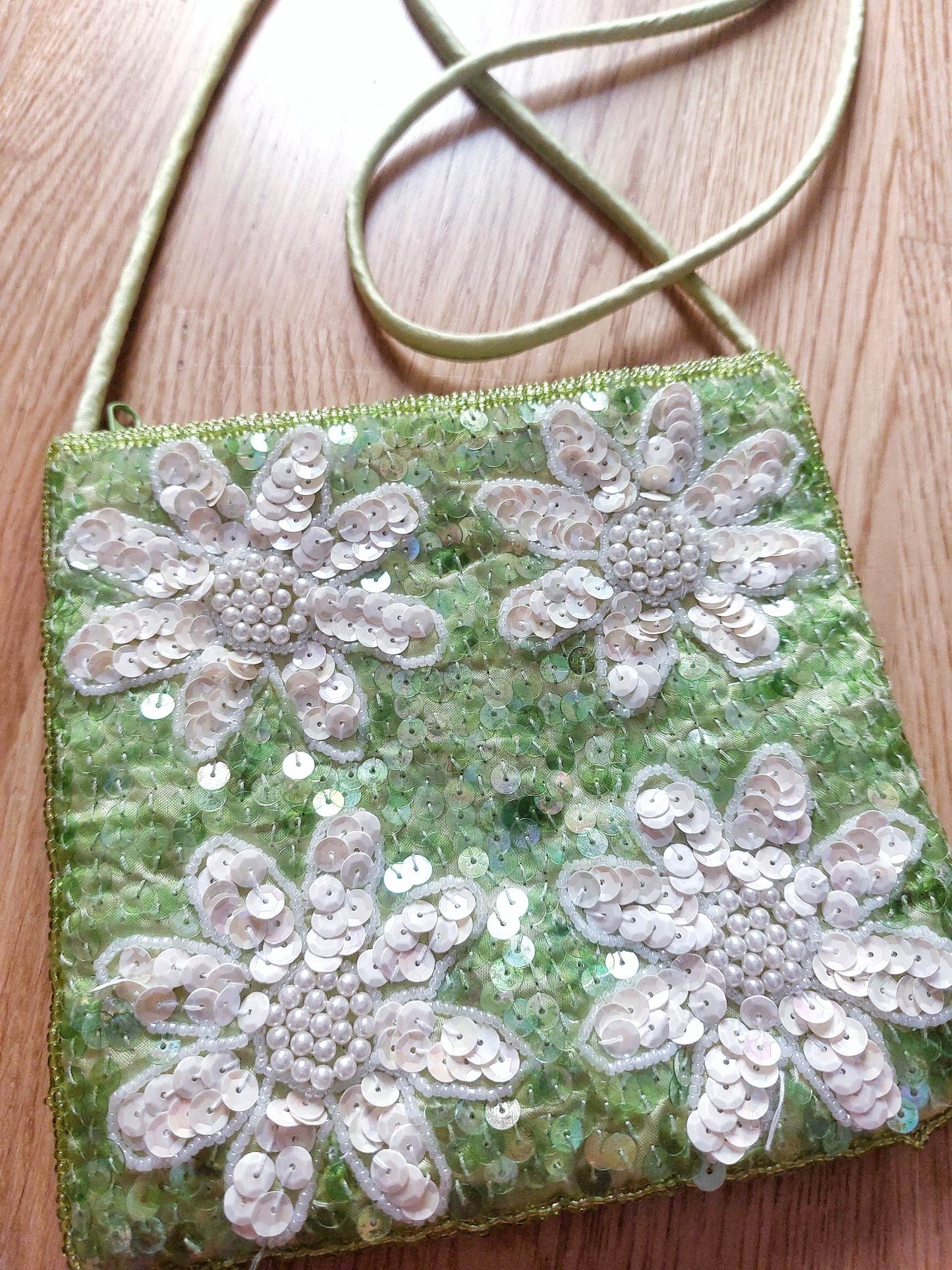 PRAIRIE green and white pouch bag with sequins
