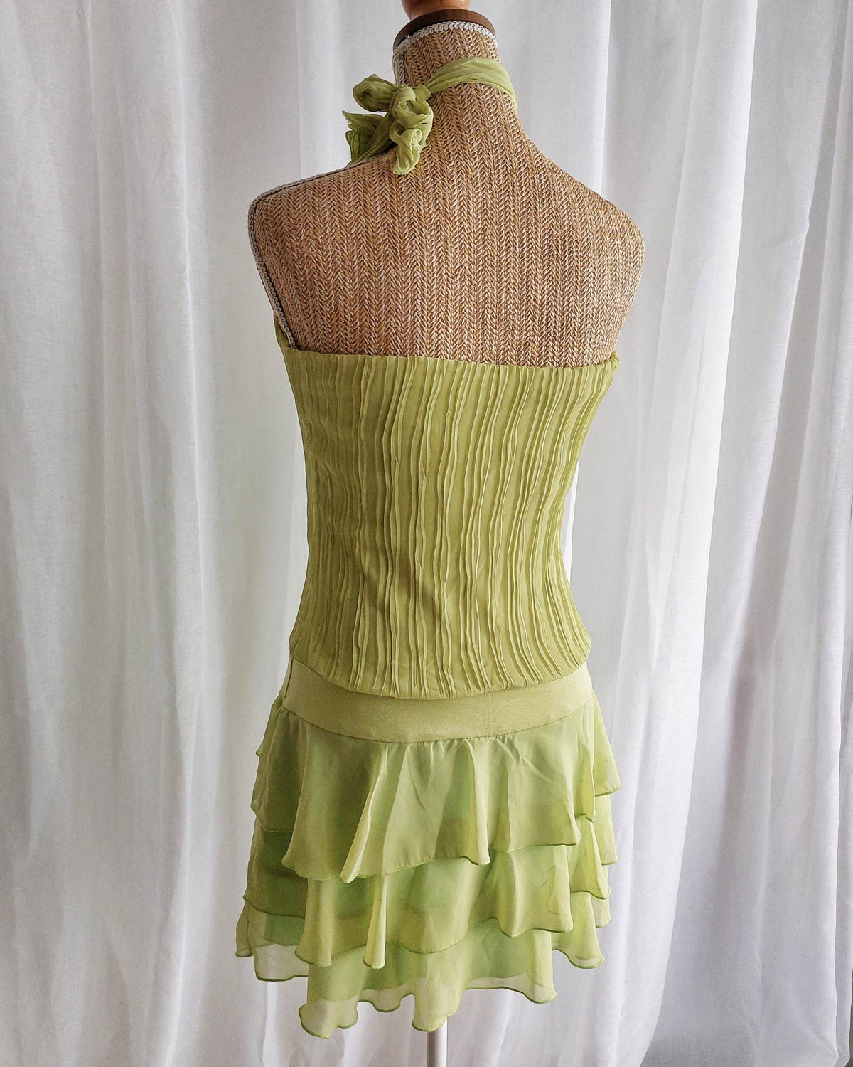 SORBET robe à volants verte avec fleur T.36