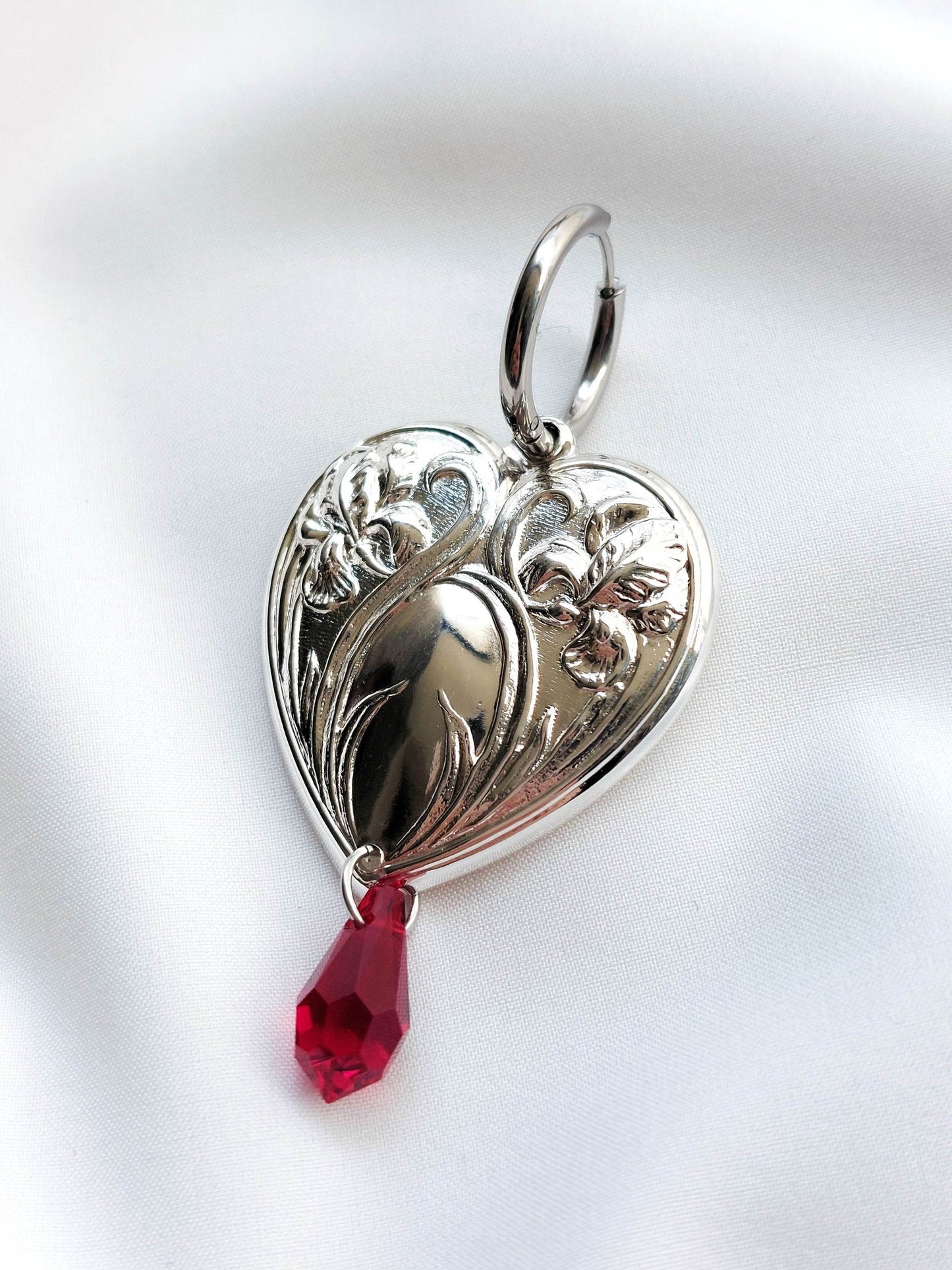 TENTATION single-loop silver heart