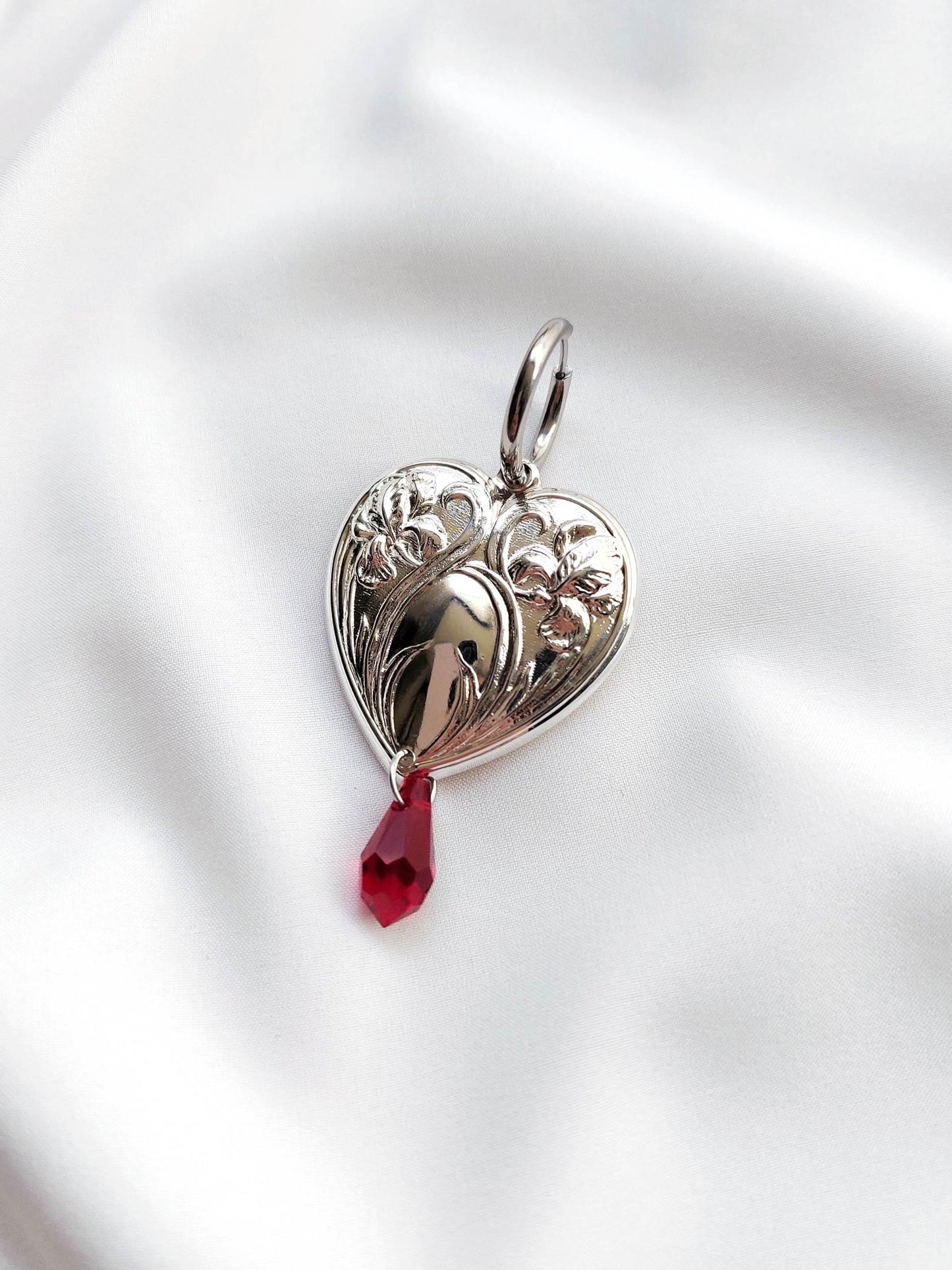 TENTATION single-loop silver heart