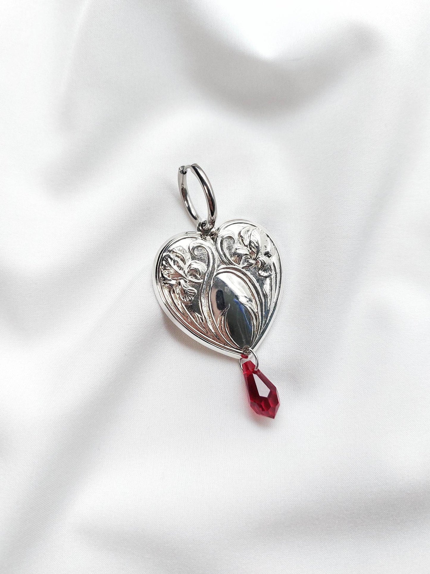 TENTATION single-loop silver heart