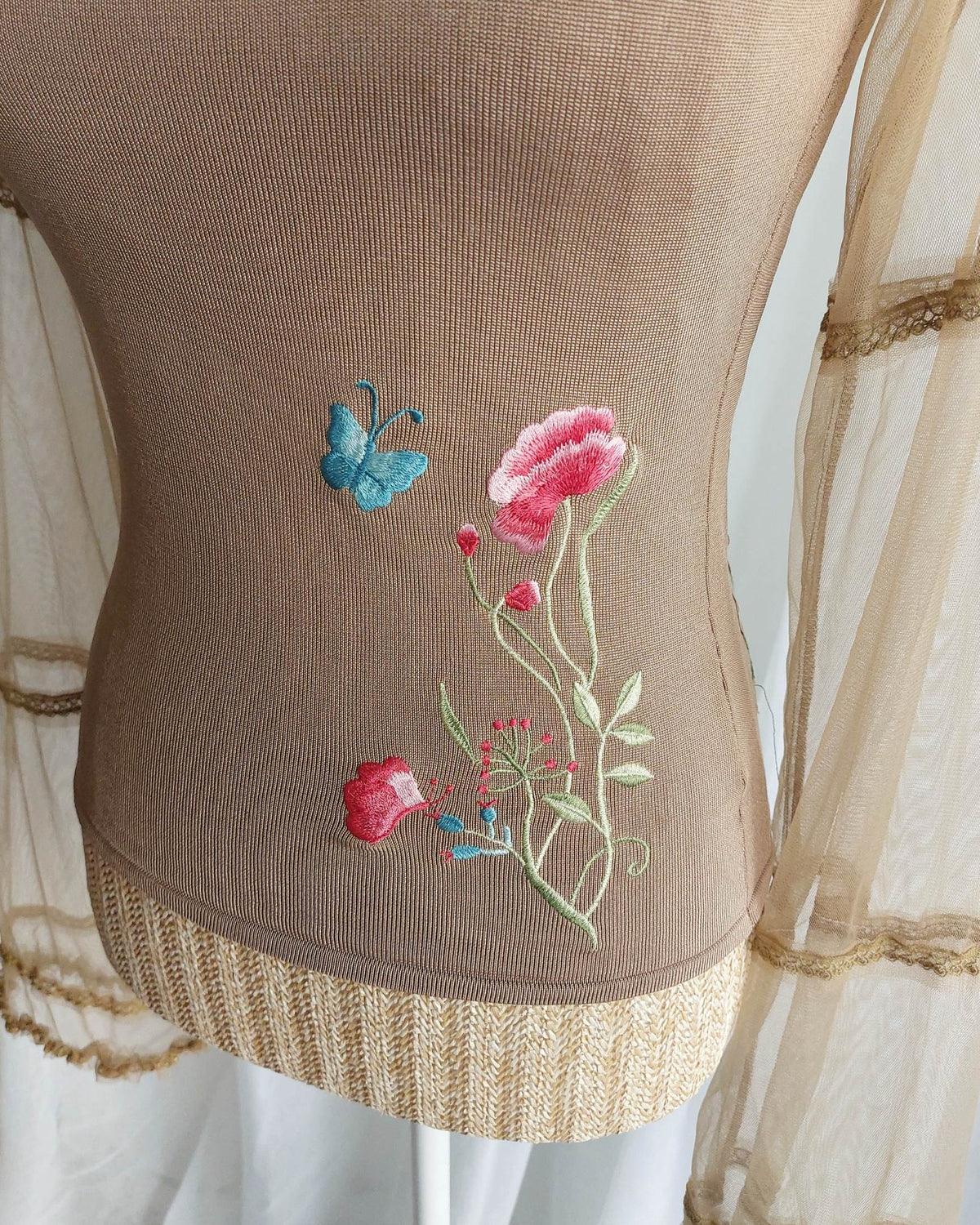 TITANIA top à manches longues et broderies T.34/36