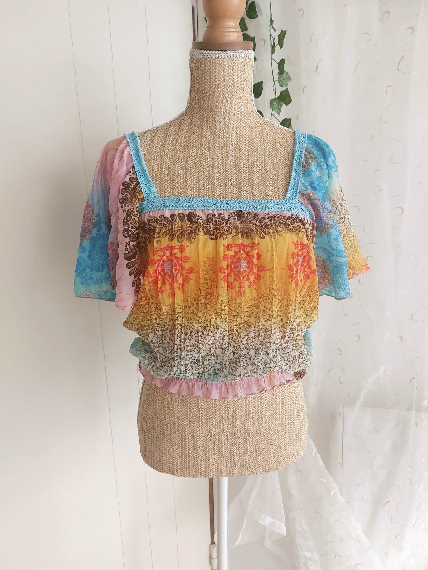 SUMMERTIME Fluid bohemian colourful top Size 6 to 10