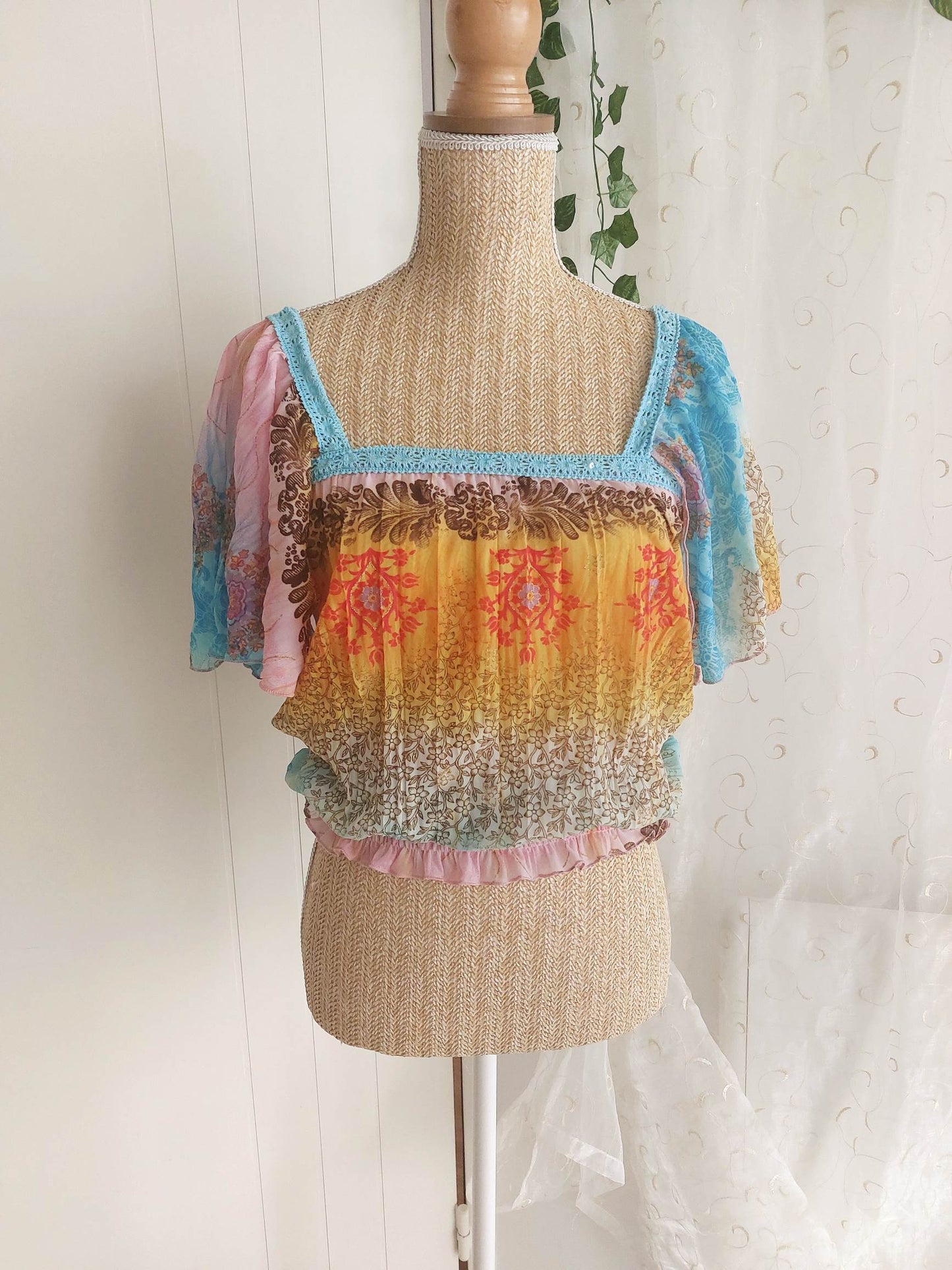 SUMMERTIME Fluid bohemian colourful top Size 6 to 10