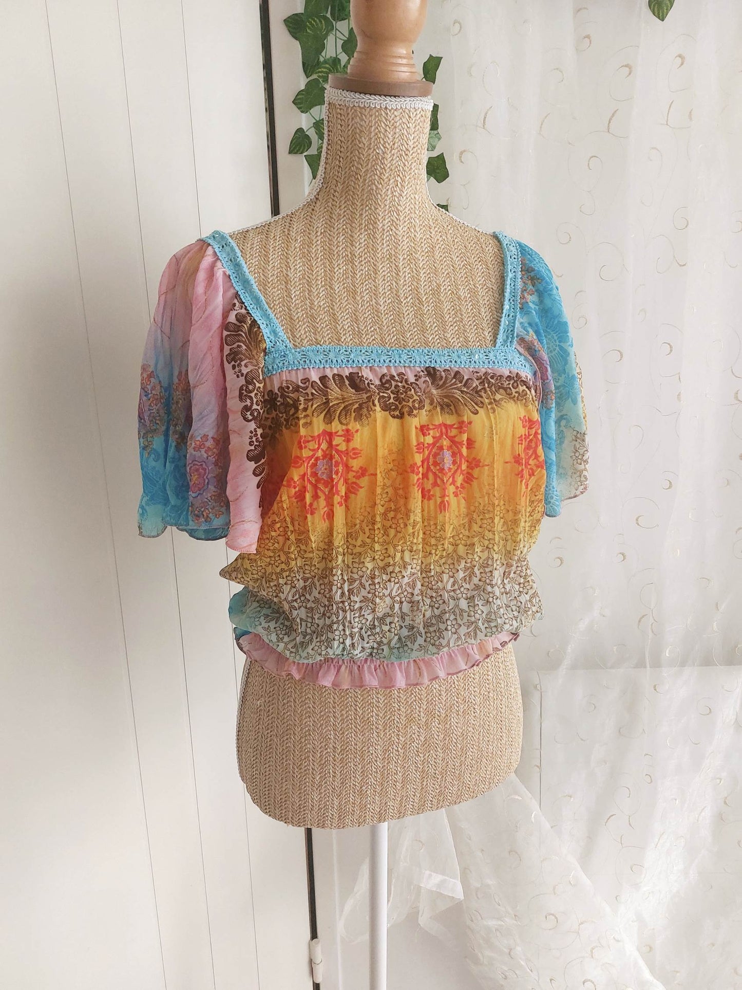 SUMMERTIME Fluid bohemian colourful top Size 6 to 10