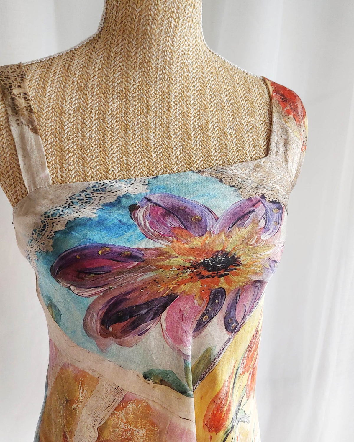 VENUS top asymétrique romantique en soie T.36/38