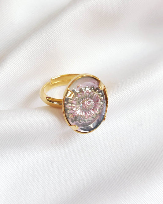 Adjustable gold-plated blue daisy ring